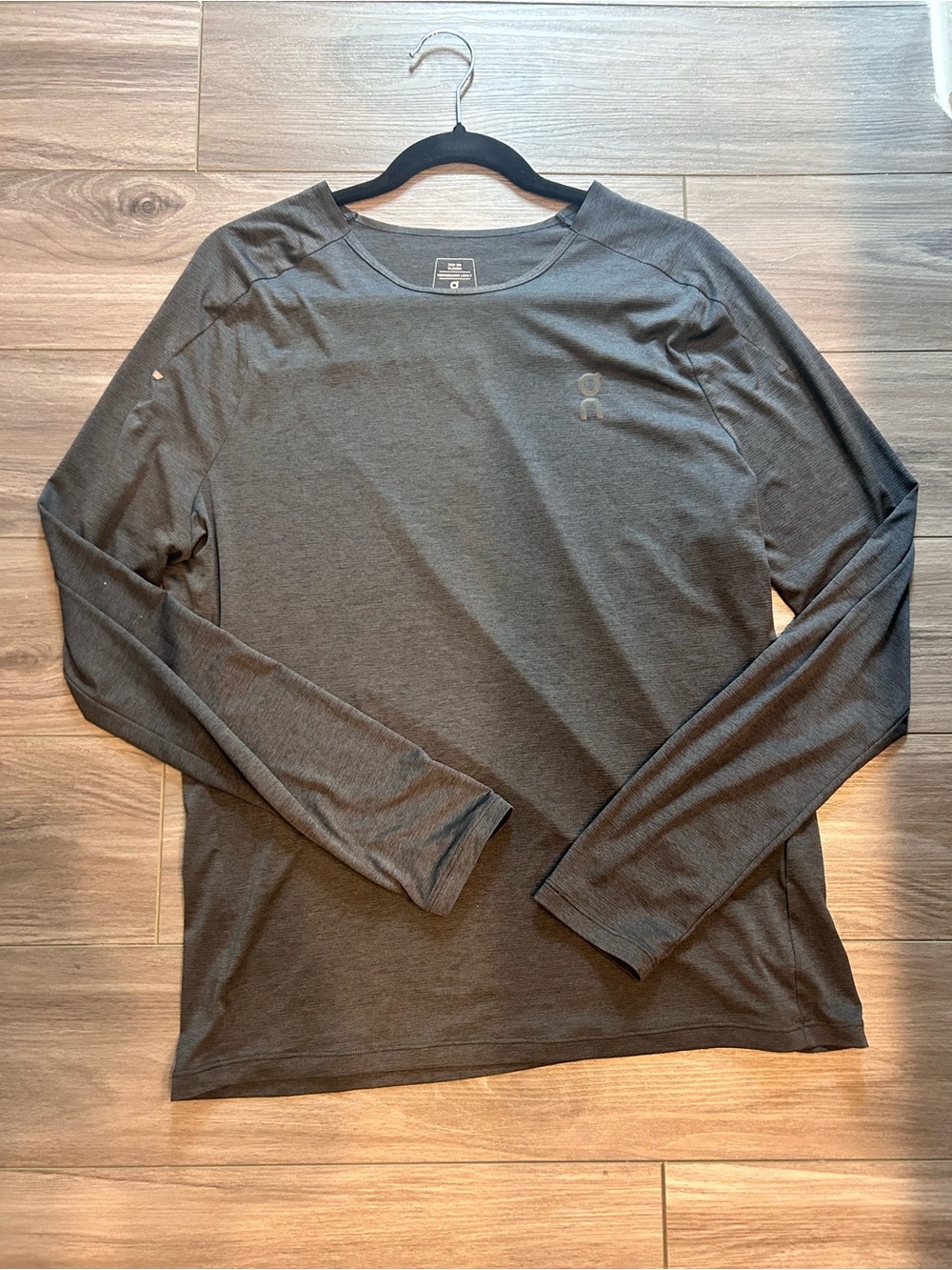 On Running Lightweight Long-Sleeve Crew Neck Men Shirt - Gray